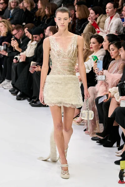 Look 8